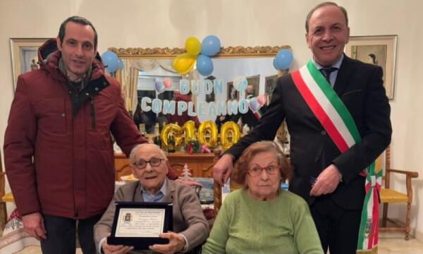 Nuovo centenario nel Catanese: festeggiamenti col sindaco