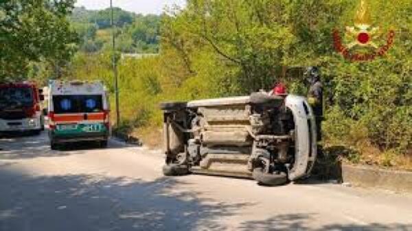 Il ribaltamento è fatale: 59enne vittima d’incidente mortale