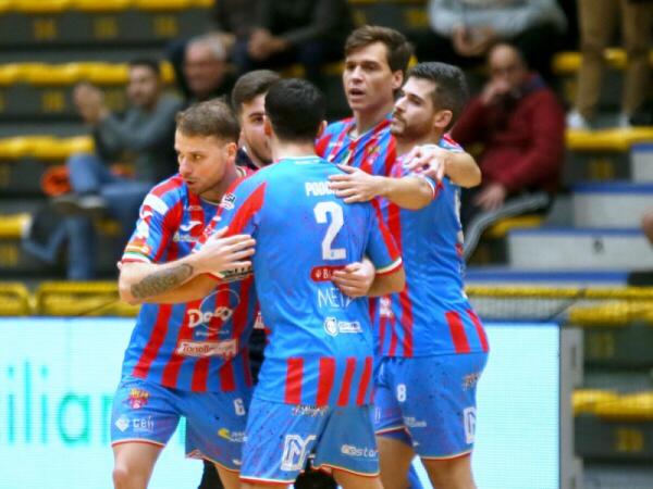 Meta Catania ribalta la partita in un finale incredibile | Scopri perché il portiere ha segnato un gol da urlo!