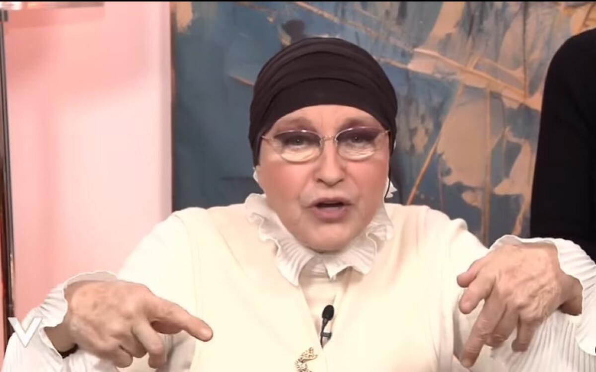 Eleonora Giorgi in ospedale dopo un eccesso di mango | La verità su un rischio che ha scioccato i fan! -
