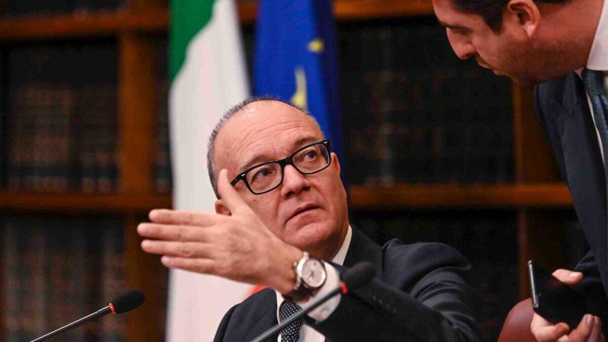 Il ministro Valditara rivela: "Lagioia ha rifiutato le scuse" | È davvero un martire del sistema? - 