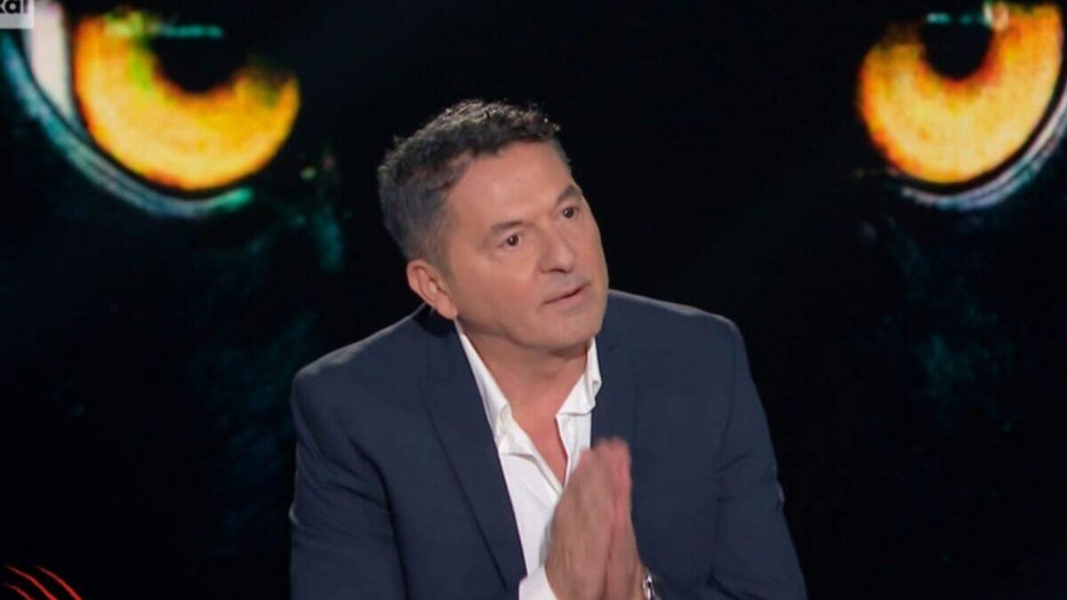Mammucari nega il 'vaffa' in diretta | Ma cosa nasconde davvero la sua versione? -