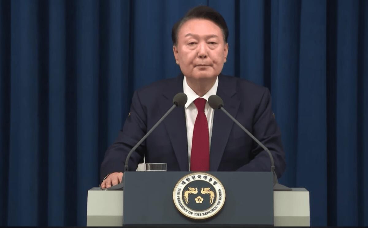 Legge marziale in Corea del Sud | Il presidente Yoon sfida le opposizioni e non si dimette! - 
