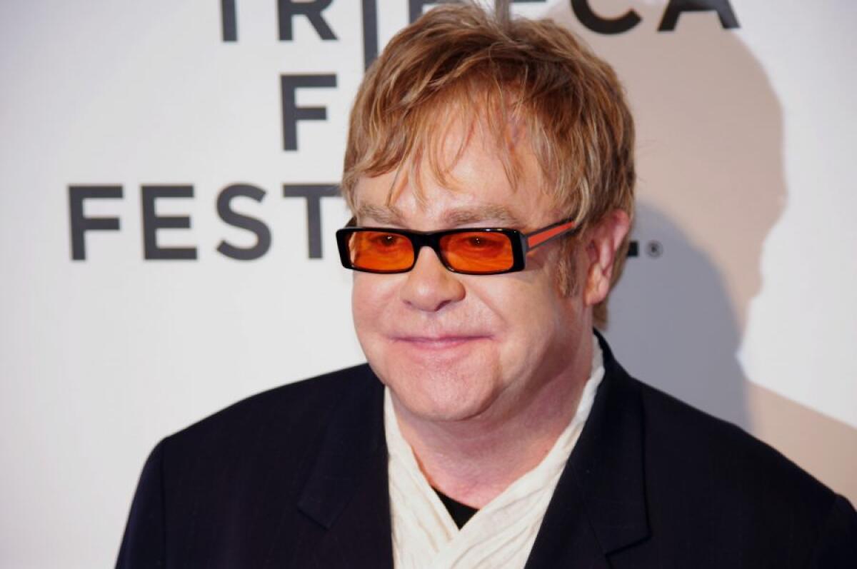 Elton John rivela di aver perso la vista | La sua confessione straziante lascia il pubblico senza parole! -