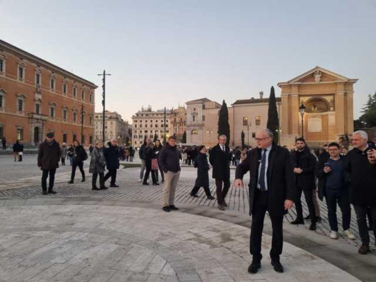 Nuove fontane e design cosmatesco: scopri perché la piazza San Giovanni sta rivoluzionando il Giubileo! - 
