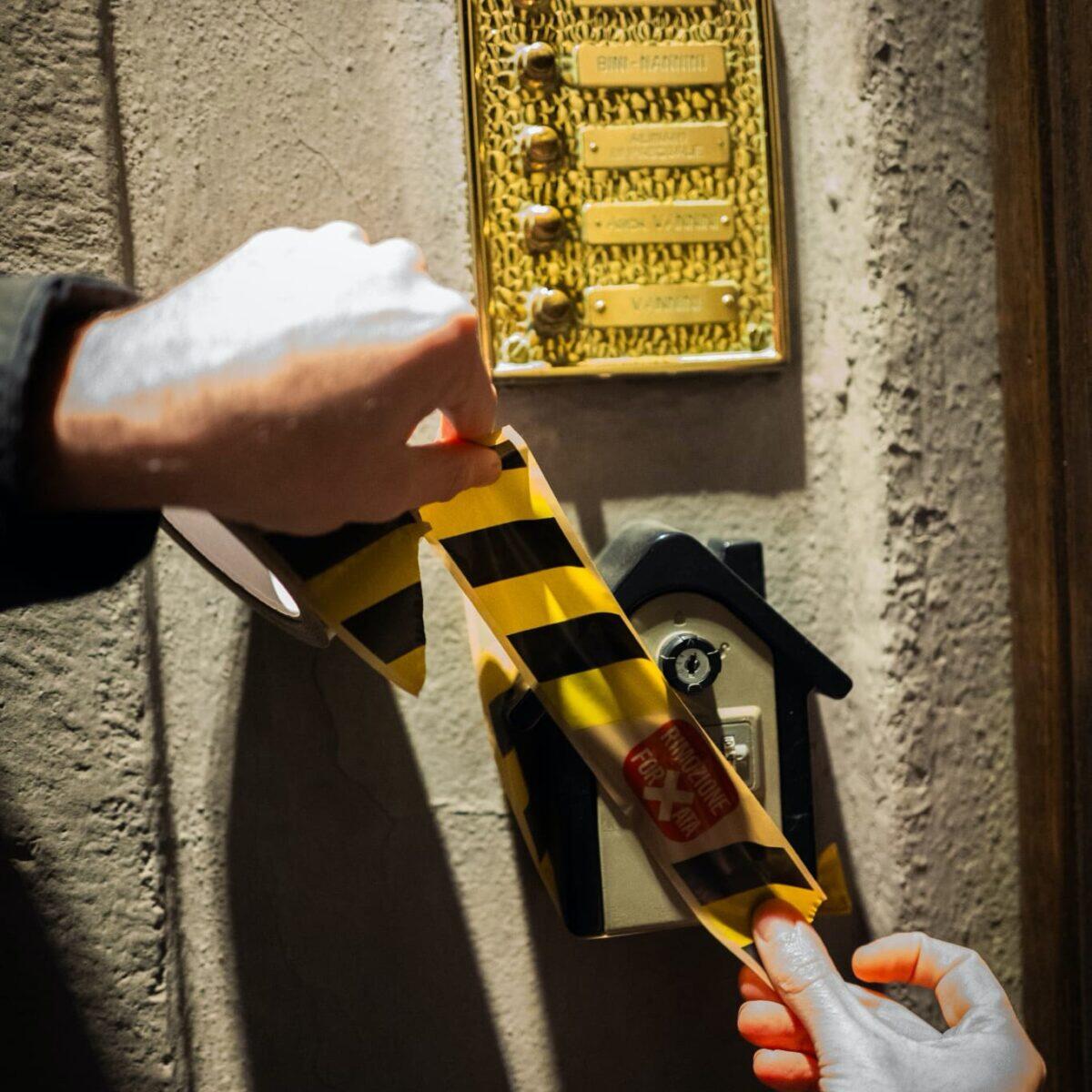 Affitti Brevi Sotto Attacco: Le Key Box Scarpe Scomode di una Crisi Abitativa Invisibile? - 