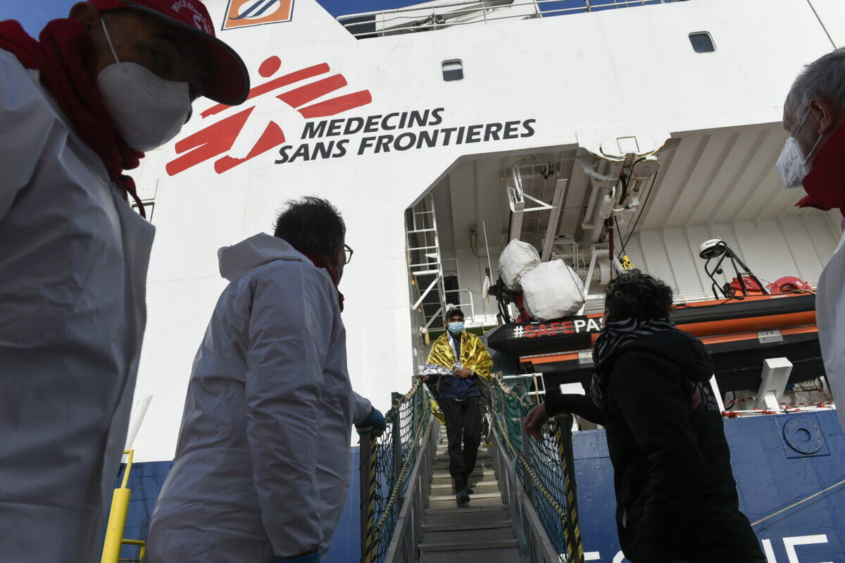 Nave Geo Barents abbandona il Mediterraneo | È davvero colpa delle leggi italiane? - 