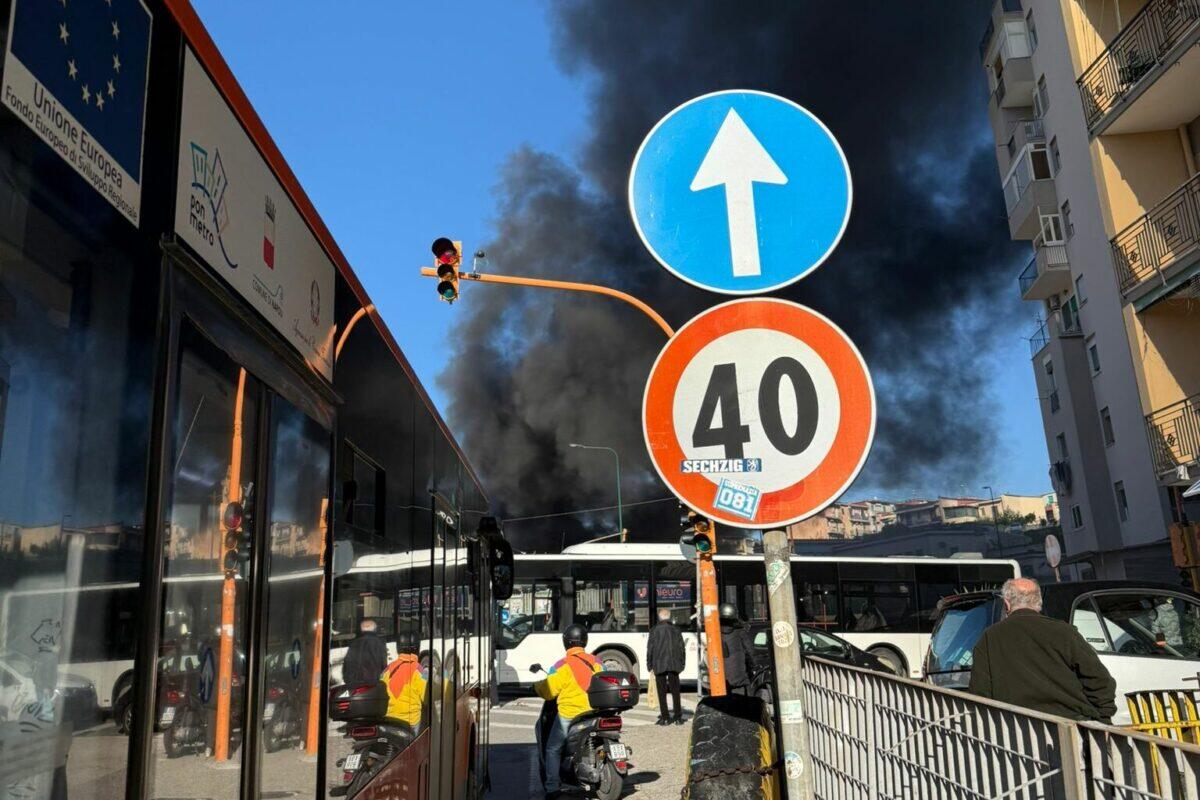 Fiamme nella cabina elettrica di Napoli | È davvero un caso o c'è di più dietro questo incubo? -