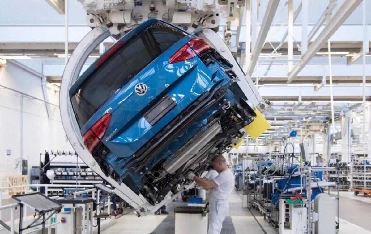 Volkswagen in sciopero | La guerra dei lavoratori contro una crisi senza precedenti! - 