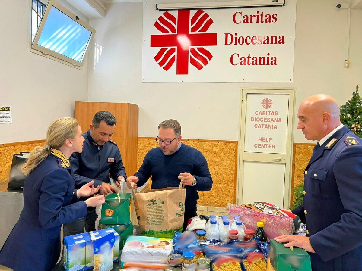 Polizia in prima linea | Scopri come stanno cambiando il Natale dei più vulnerabili!