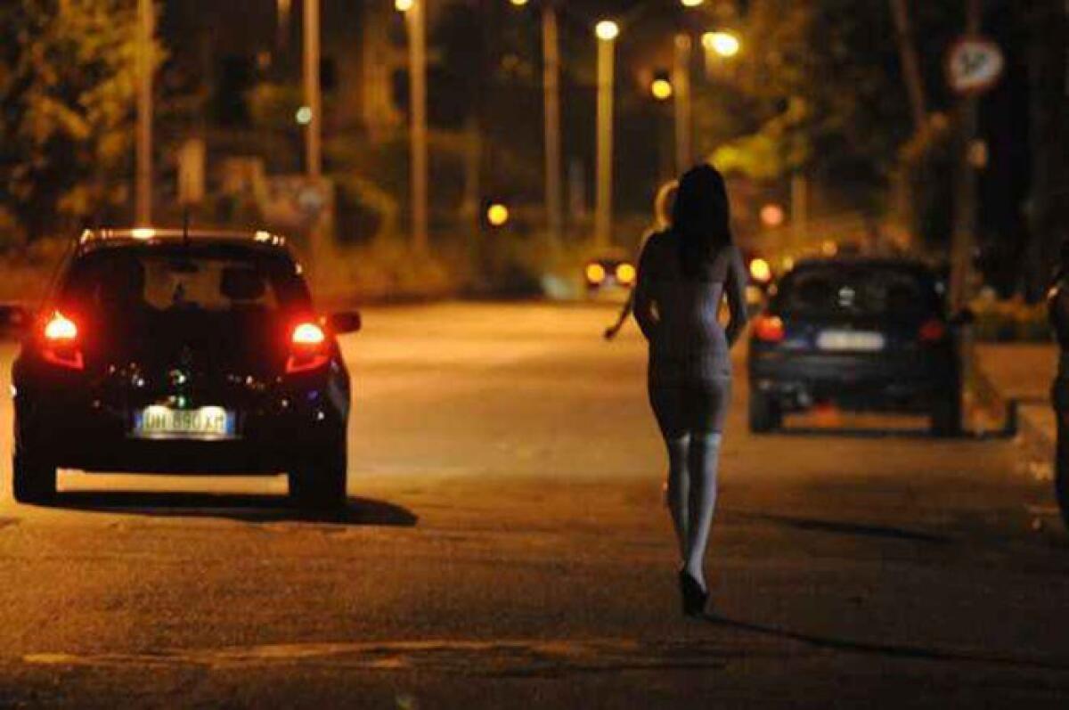 Medici costretti a prostituirsi | La verità scioccante sulla crisi in Myanmar che nessuno osa raccontare! - 