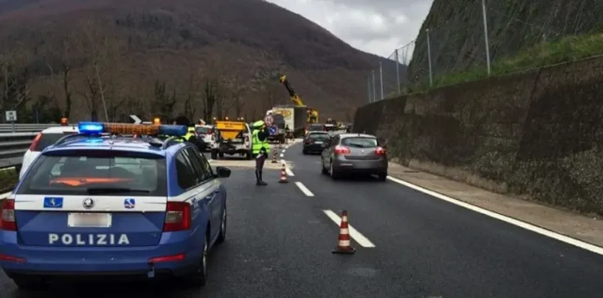 Incidente mortale sull’autostrada: impatto fatale per 32enne