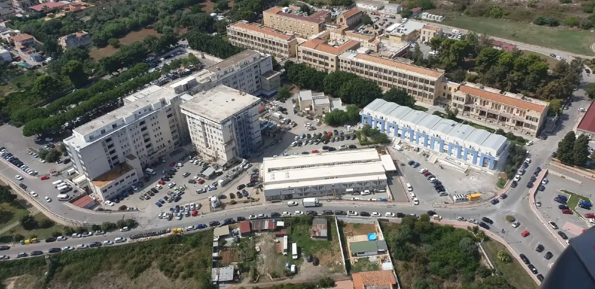 “Posteggiato” in ospedale sino all’intervento per 17 giorni: morto nell’attesa 