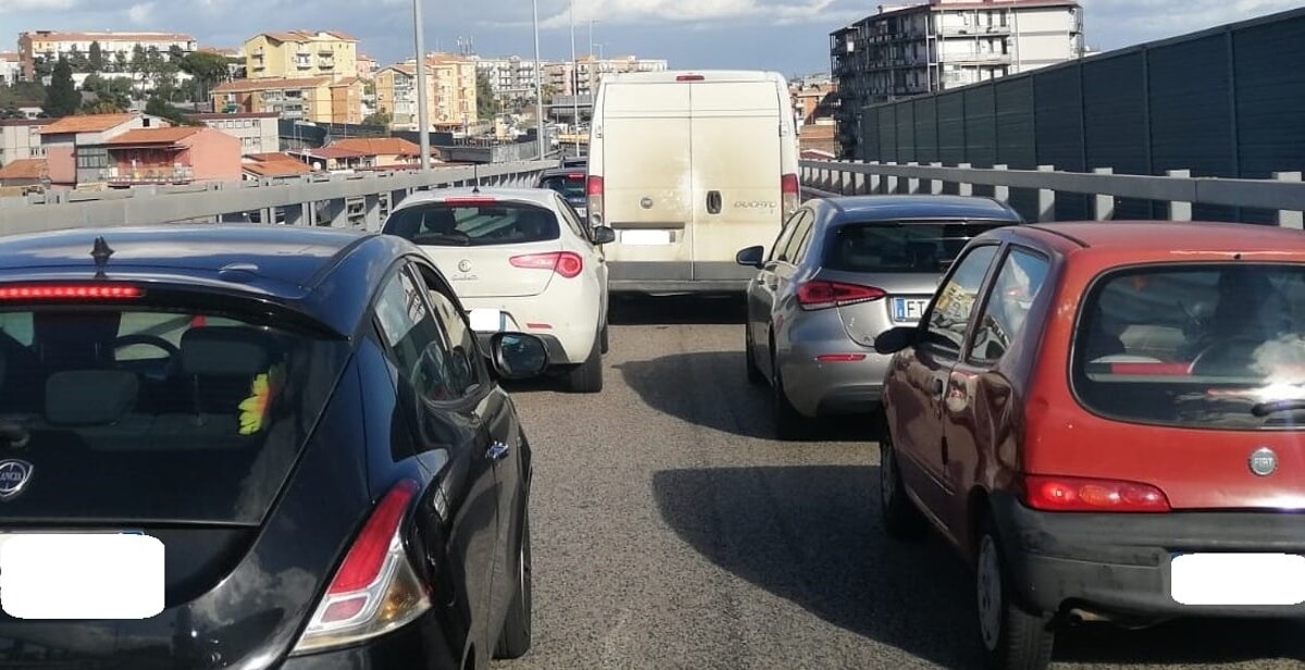 Traffico in aumento: la soluzione della consigliera ai tecnici del Comune 