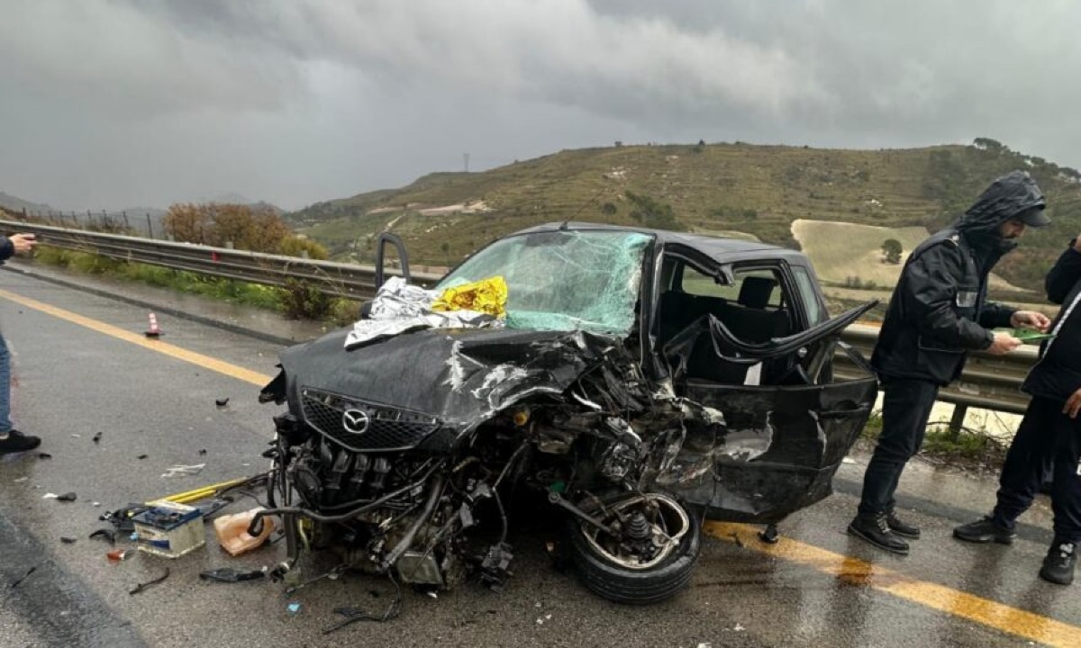 Tragico incidente stradale nel Catanese: ferita gravissima in elisoccorso