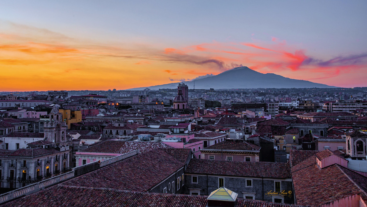 Catania al tramonto nasconde un lato magico | I luoghi più romantici che sicuramente non conosci - 