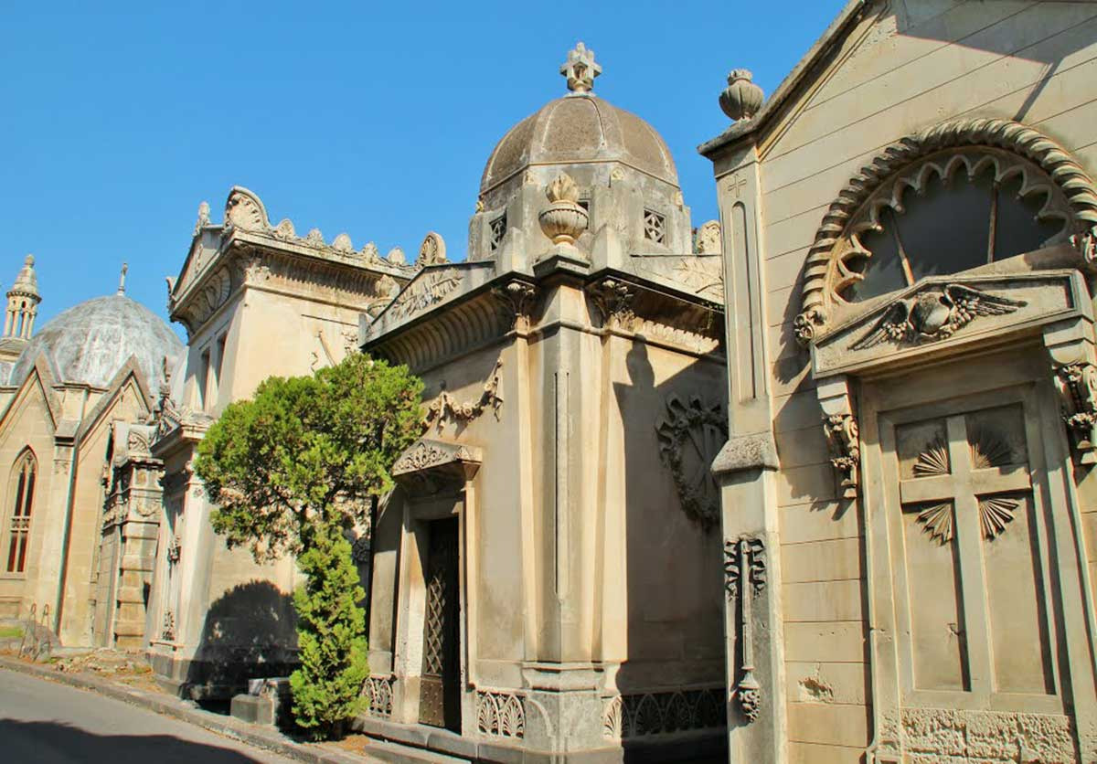 Il cimitero monumentale di Catania | Sepolcri, storie e misteri che sussurrano dal passato