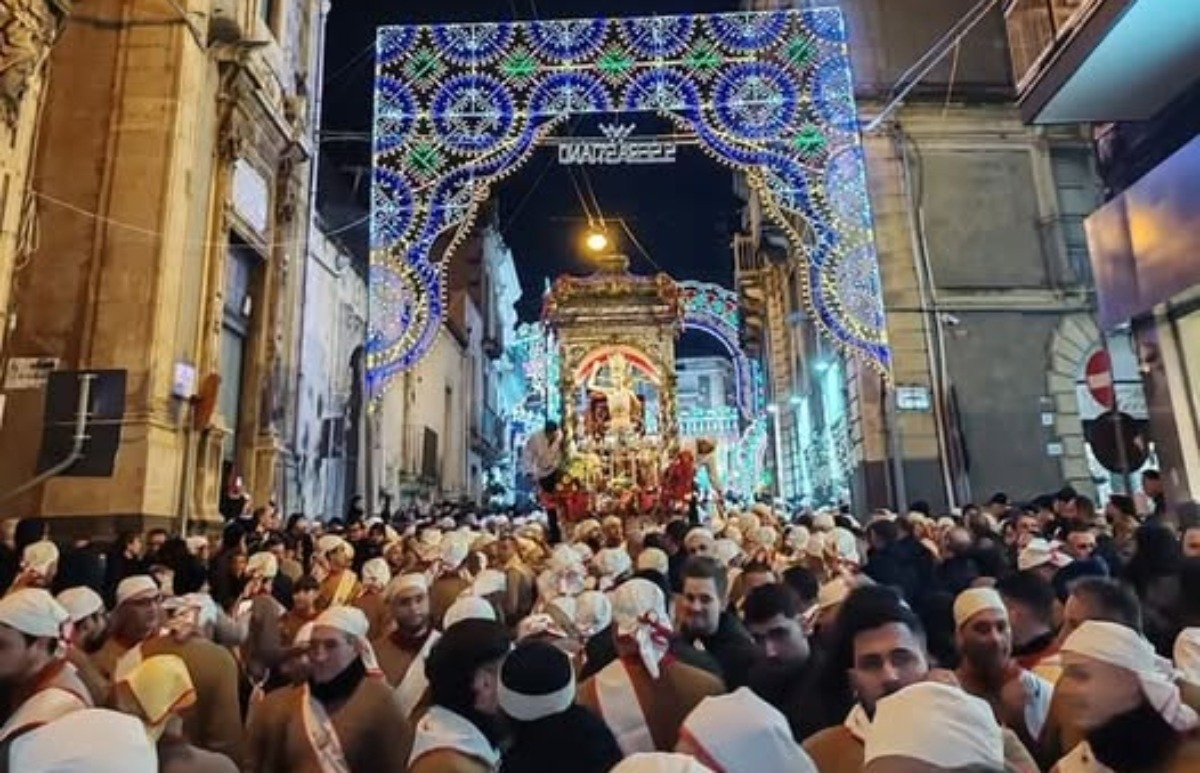 Tensione alla Festa di San Sebastiano ad Acireale: un episodio inaspettato scuote la celebrazione