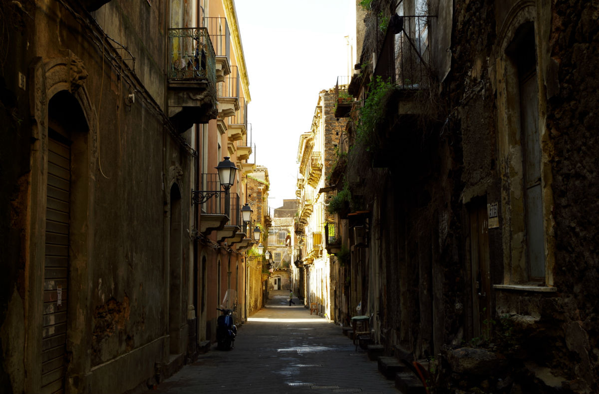 Dentro i vicoli di Catania | Storie e leggende che ti lasceranno senza parole