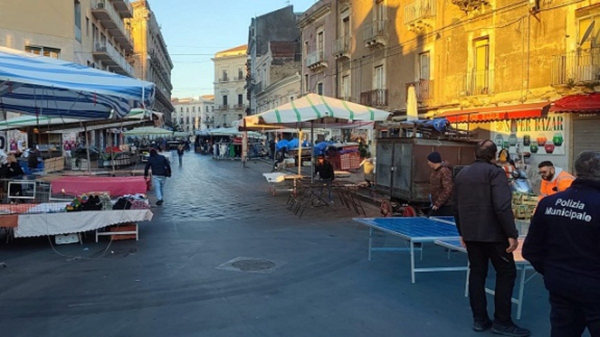 Controlli in un bar di Corso Sicilia a Catania | Ecco cosa hanno trovato -
