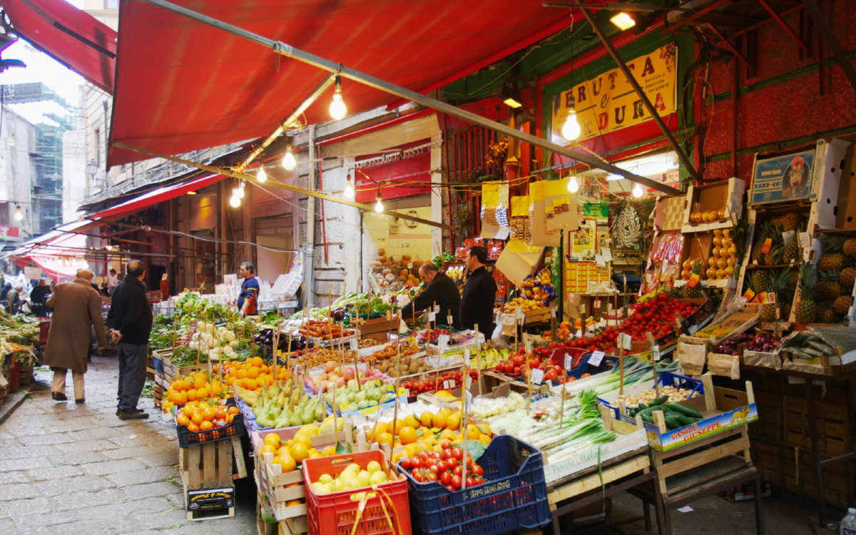 Dentro i mercati segreti di Palermo | Un viaggio tra curiosità, tradizioni e sapori proibiti