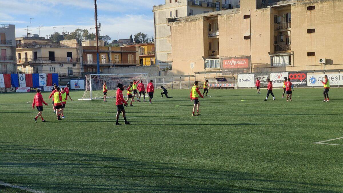 Modica calcio in fermento | Gli infortuni e il futuro della squadra sotto la lente! - 