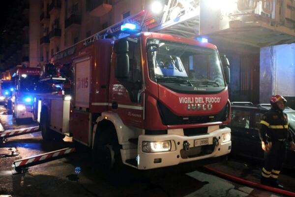 Incendio in un appartamento a Palermo | I Vigili del Fuoco svelano il mistero della rapida evacuazione!