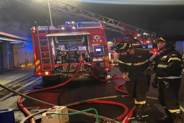 Incendio devastante a Messina | I Vigili del Fuoco riescono a salvare l'inimmaginabile!