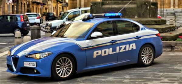 Polizia in azione | Scopri cosa è successo a un 66enne stalker nonostante il divieto!