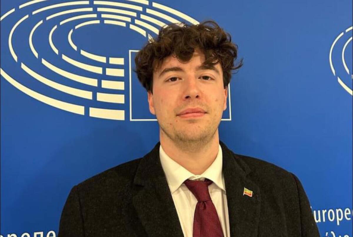 Giovane militante di Forza Italia muore dopo una caduta misteriosa | Cosa si nasconde veramente dietro la tragedia? - 