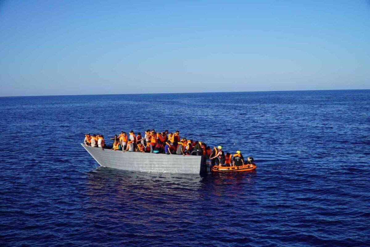 Oltre 2.200 morti nel Mediterraneo nel 2024 | Perché l'Europa ignora questa crisi umanitaria? - 