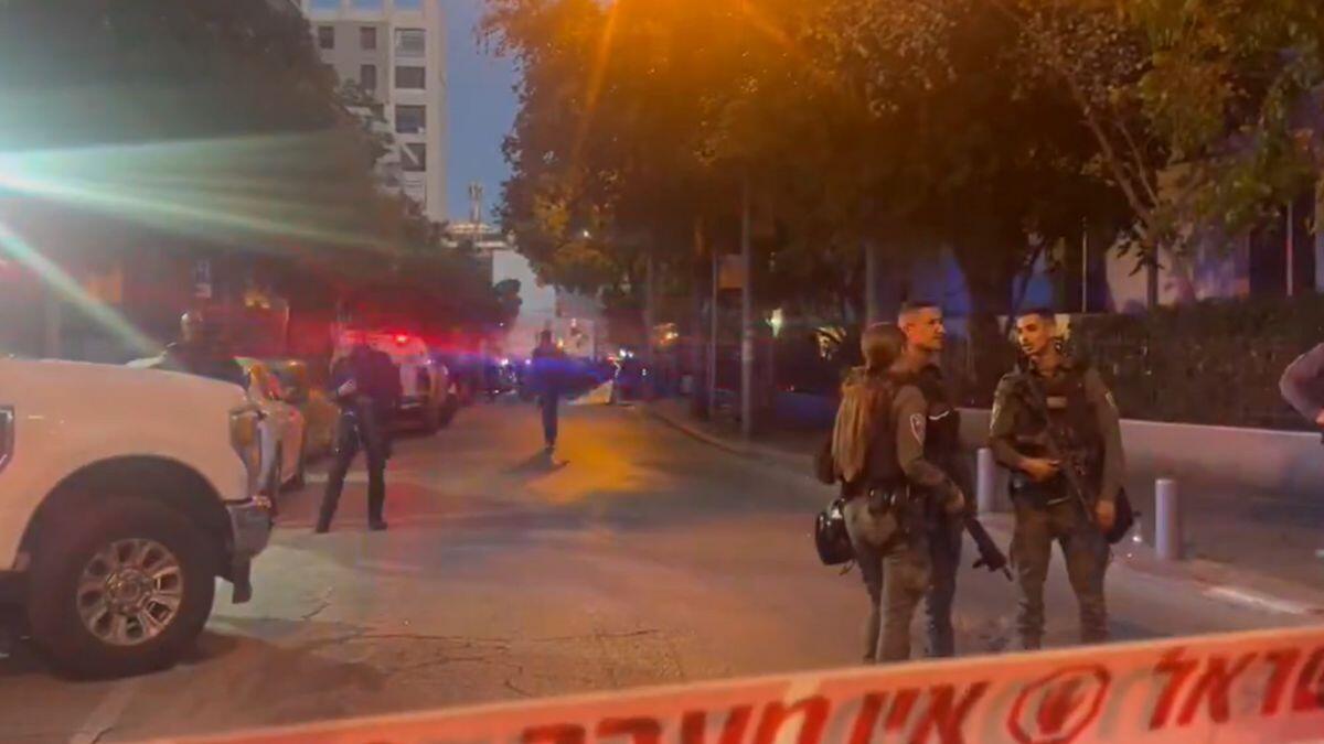 Accoltellato a Tel Aviv: il presunto attentatore palestinese ucciso mentre l'asse della pace traballa! - 