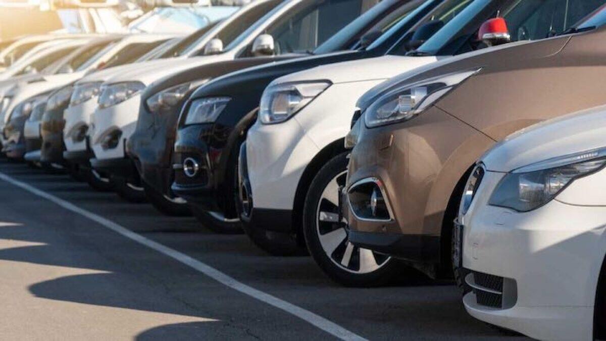 Le vendite di auto nuove crollano | È davvero la fine del mercato automobilistico? -