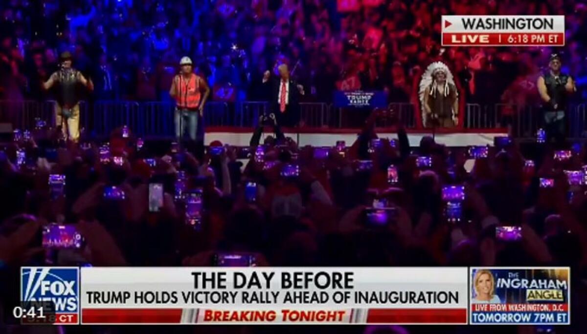 Trump balla con i Village People al rally della vittoria | Una promessa sconvolgente che cambierà l'America? - 