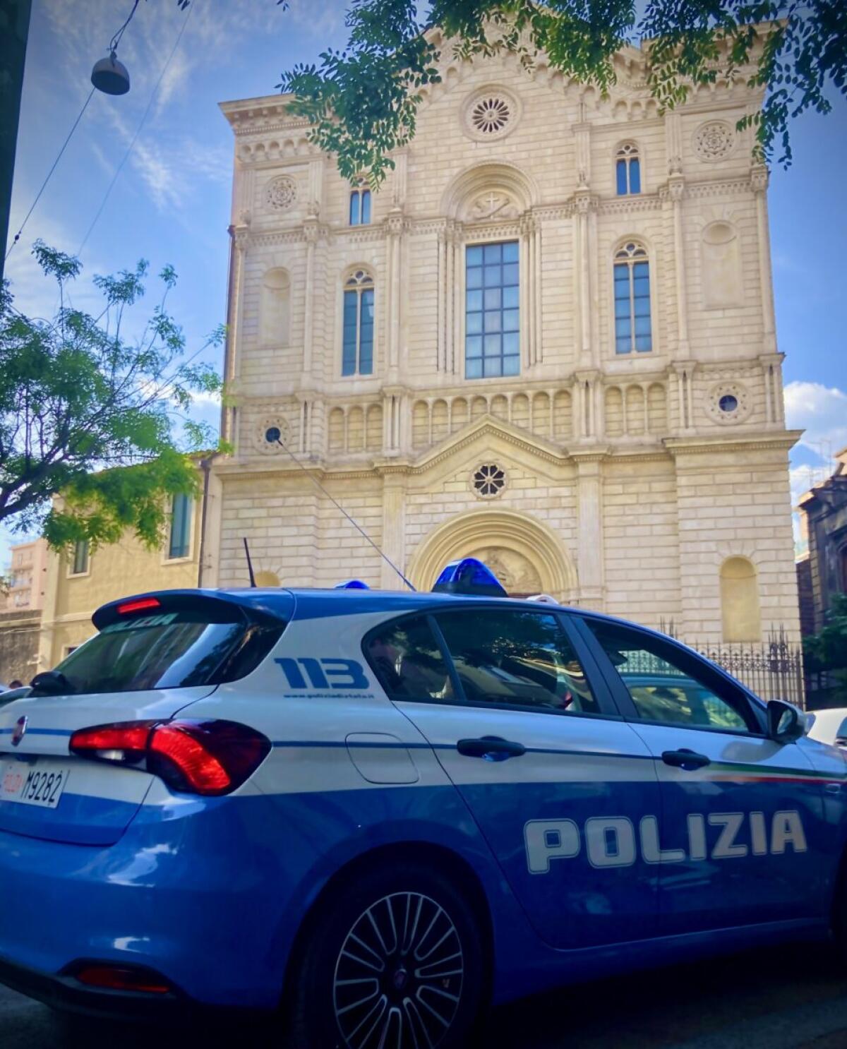 Polizia scopre un arsenale in una casa | Ecco cosa nascondeva il giovane catanese! - 