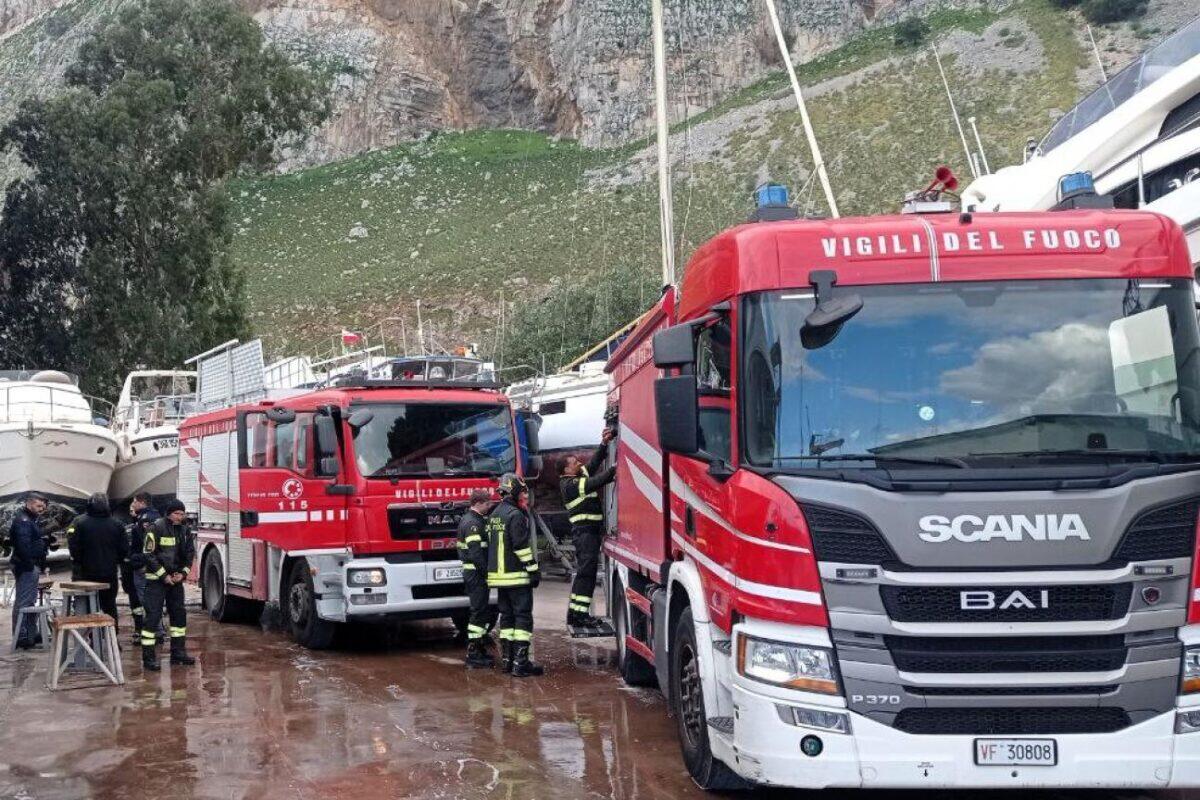 Incendio misterioso in cantiere navale | Cosa stanno scoprendo i Vigili del Fuoco?