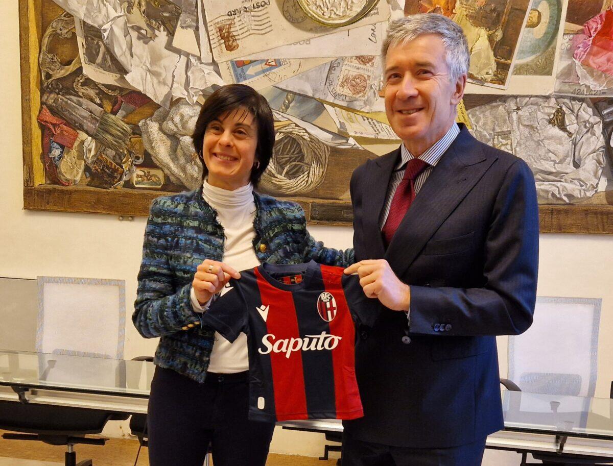 Bologna lancia una maglia per i neonati | Ma le vere motivazioni dietro a questa iniziativa ti sorprenderanno!