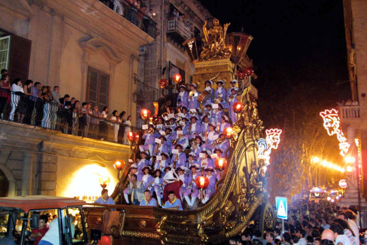 La Festa di Santa Rosalia a Palermo | La celebrazione che salvò la città da una malattia incredibile