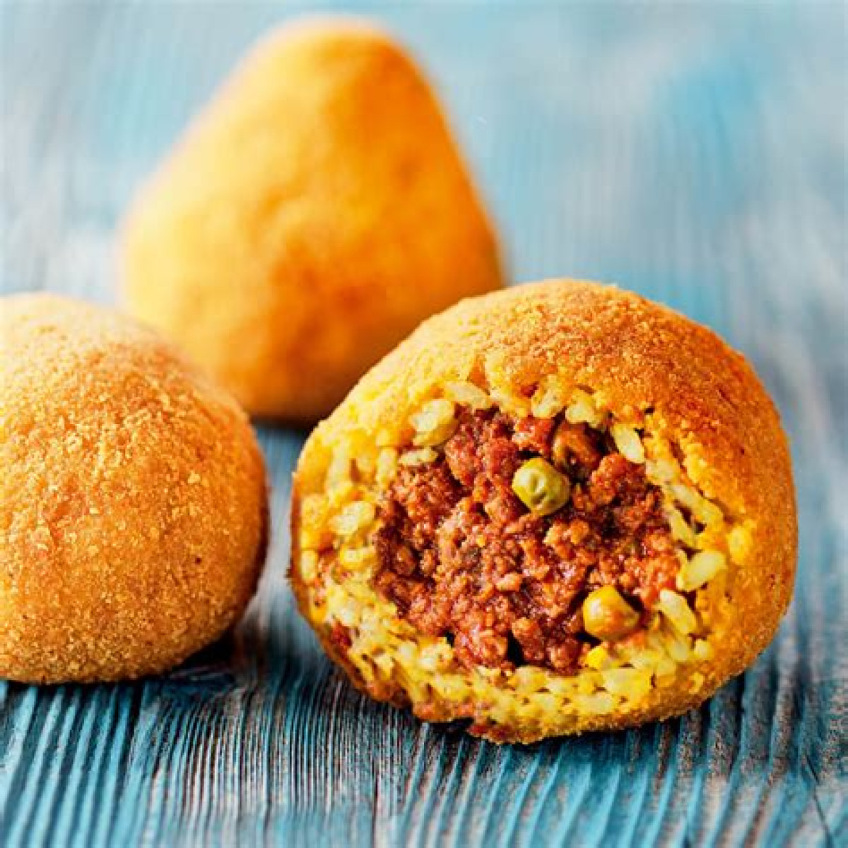 Arancina o Arancino? | La verità sconvolgente dietro la disputa che divide la Sicilia - 