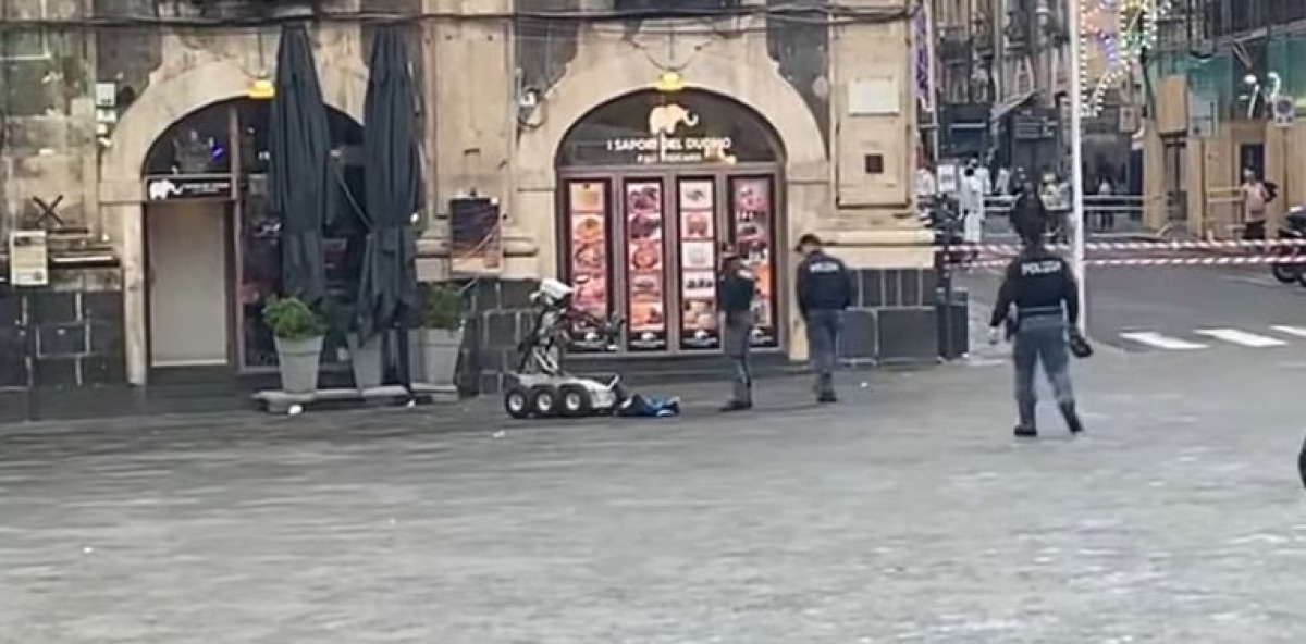 Bomba al Duomo di Catania? | La paura dopo la festa di Sant'Agata - 