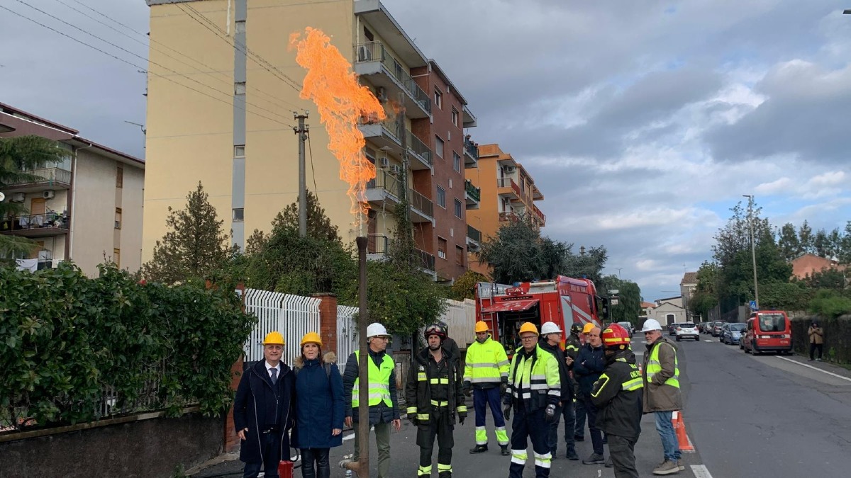 Fiamma del gas accesa dopo giorni di attesa | Un passo verso la normalità per Catania - 