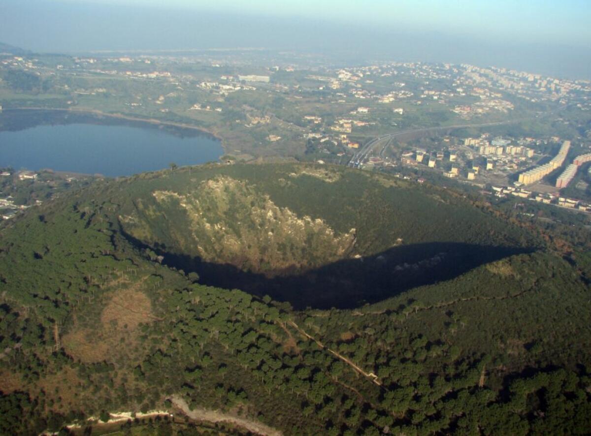 Rischio Sismico Inaspettato | Un edificio su due nei Campi Flegrei è a rischio medio-alto! - 