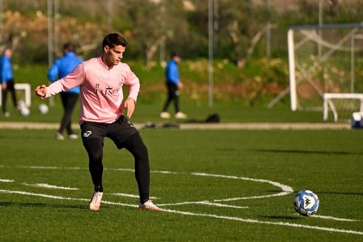 Palermo FC sorprende con un allenamento innovativo | Ecco cosa si nasconde dietro le scelte di Dionisi! - 