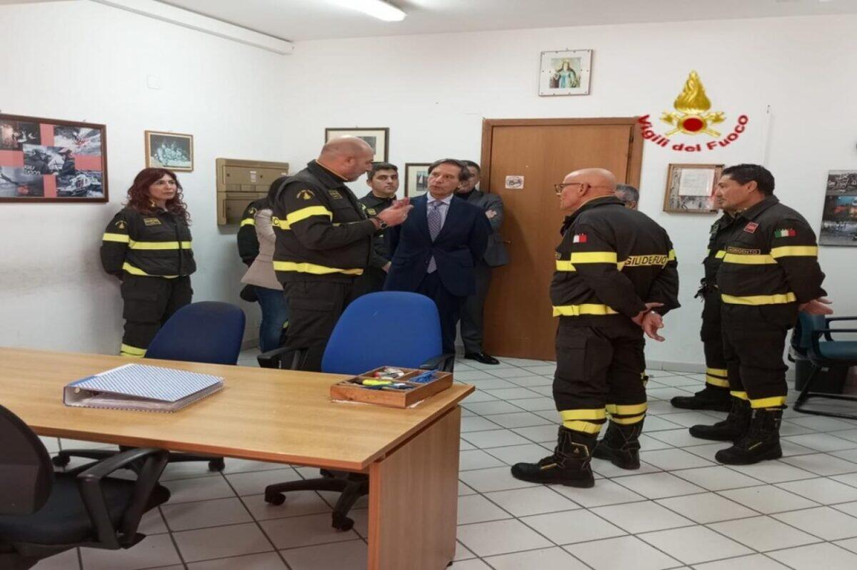 Visita del Prefetto ai Vigili del Fuoco | Scopri perché il coraggio di questi eroi non è mai stato così fondamentale!