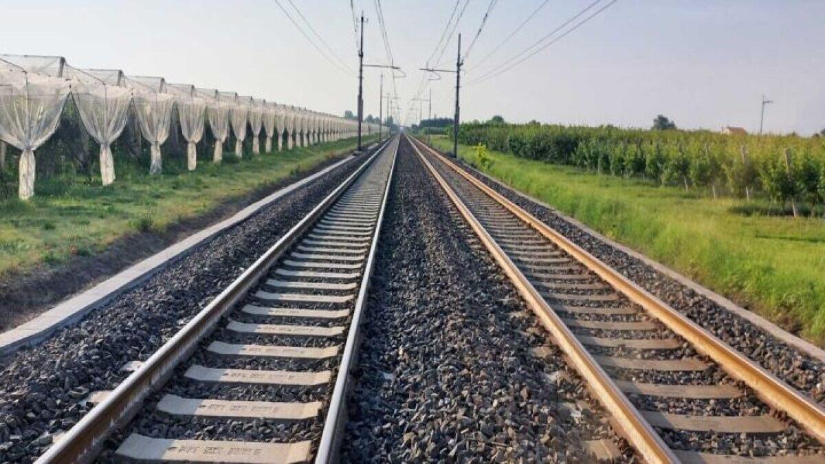 Treni a idrogeno: la sorpresa che cambierà il futuro dei trasporti in Italia | Sei pronto a dire addio ai vecchi convogli? - 