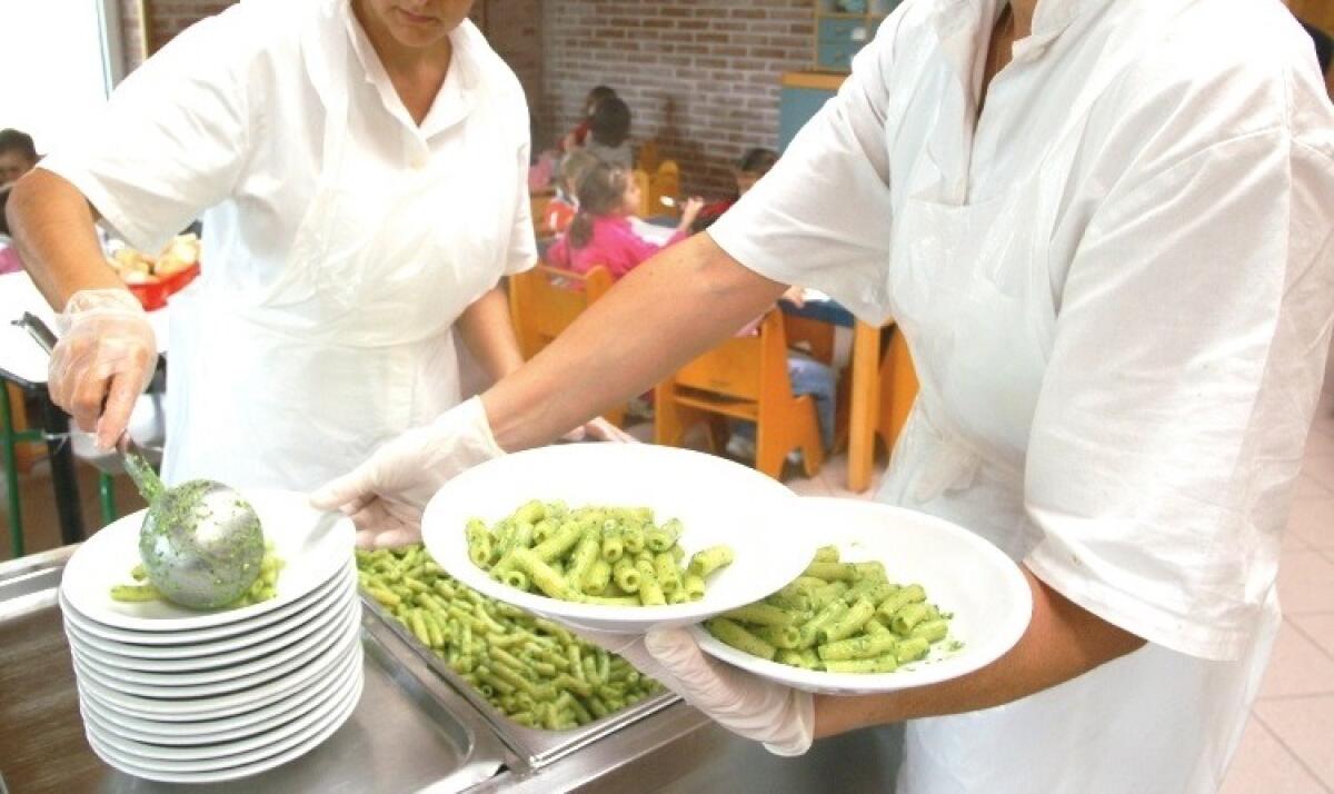 Due anziani muoiono in Rsa dopo il pranzo | Cosa nasconde l’ombra di un’intossicazione letale? - 