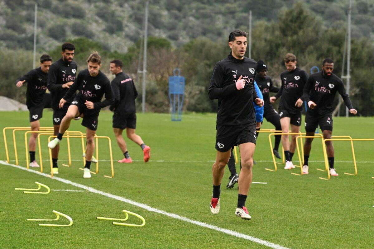 Doppia seduta per il Palermo FC | Scopri i segreti dell’allenamento che sta sorprendentemente migliorando la squadra! - 