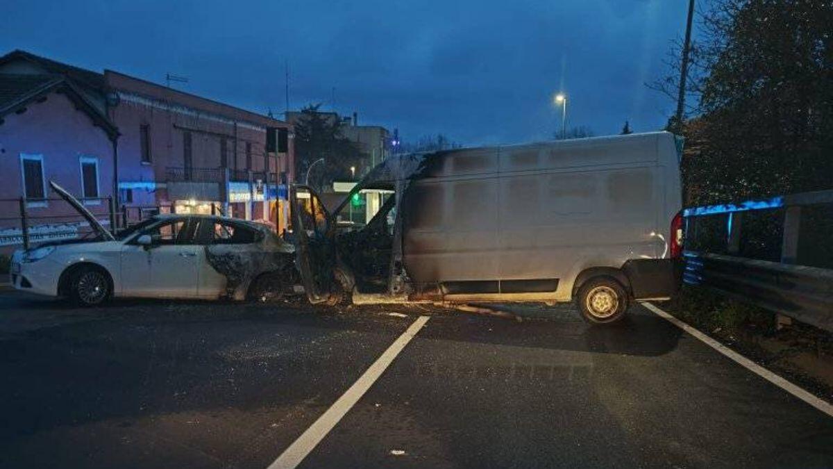 Maxi rapina da Commercity | La fuga di una banda che ha bloccato Roma con chiodi e furgoni in fiamme! - 