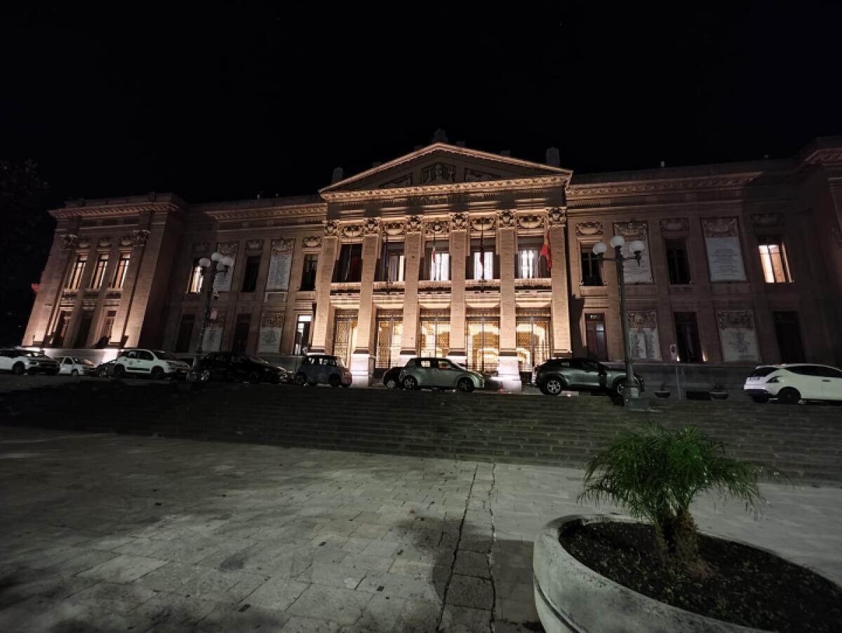 Comune di Messina spegne il simbolo della città per metà ora | Scopri perché questo gesto può cambiare il nostro futuro! - 