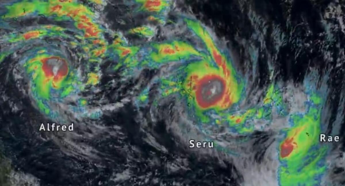 Tre cicloni tropicali danzano insieme nell'Oceano Pacifico | L'Australia è davvero al sicuro? -
